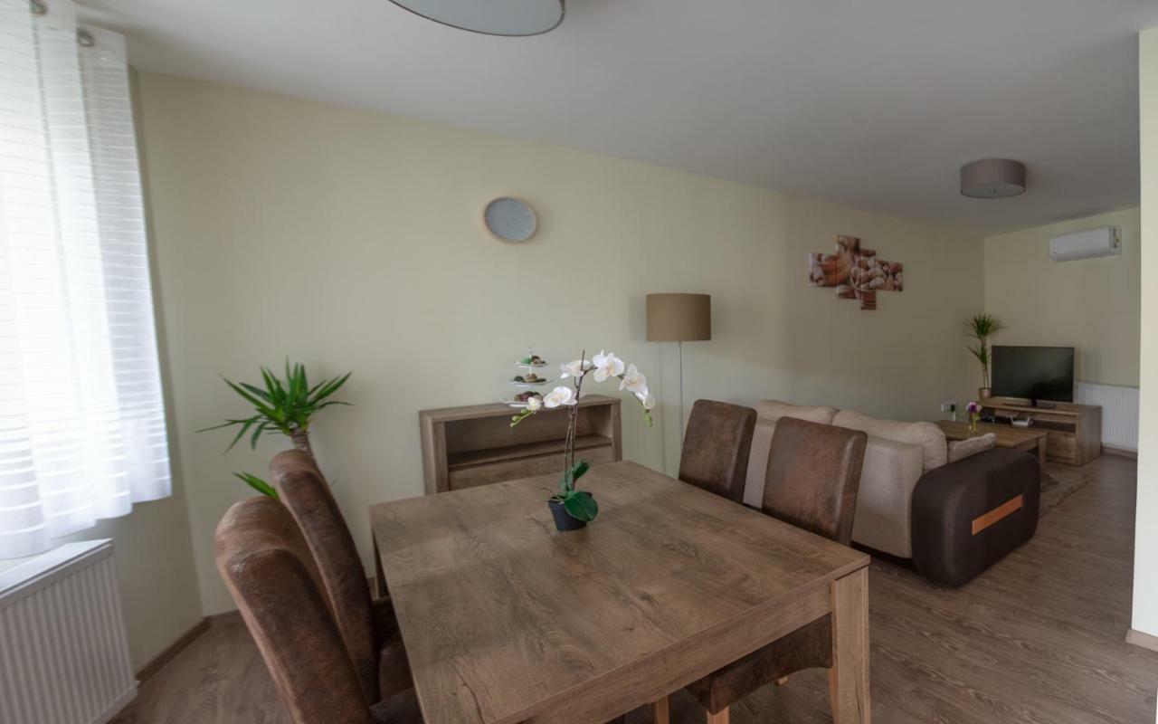 Pisztacia Apartman Apartment Eger Exterior photo