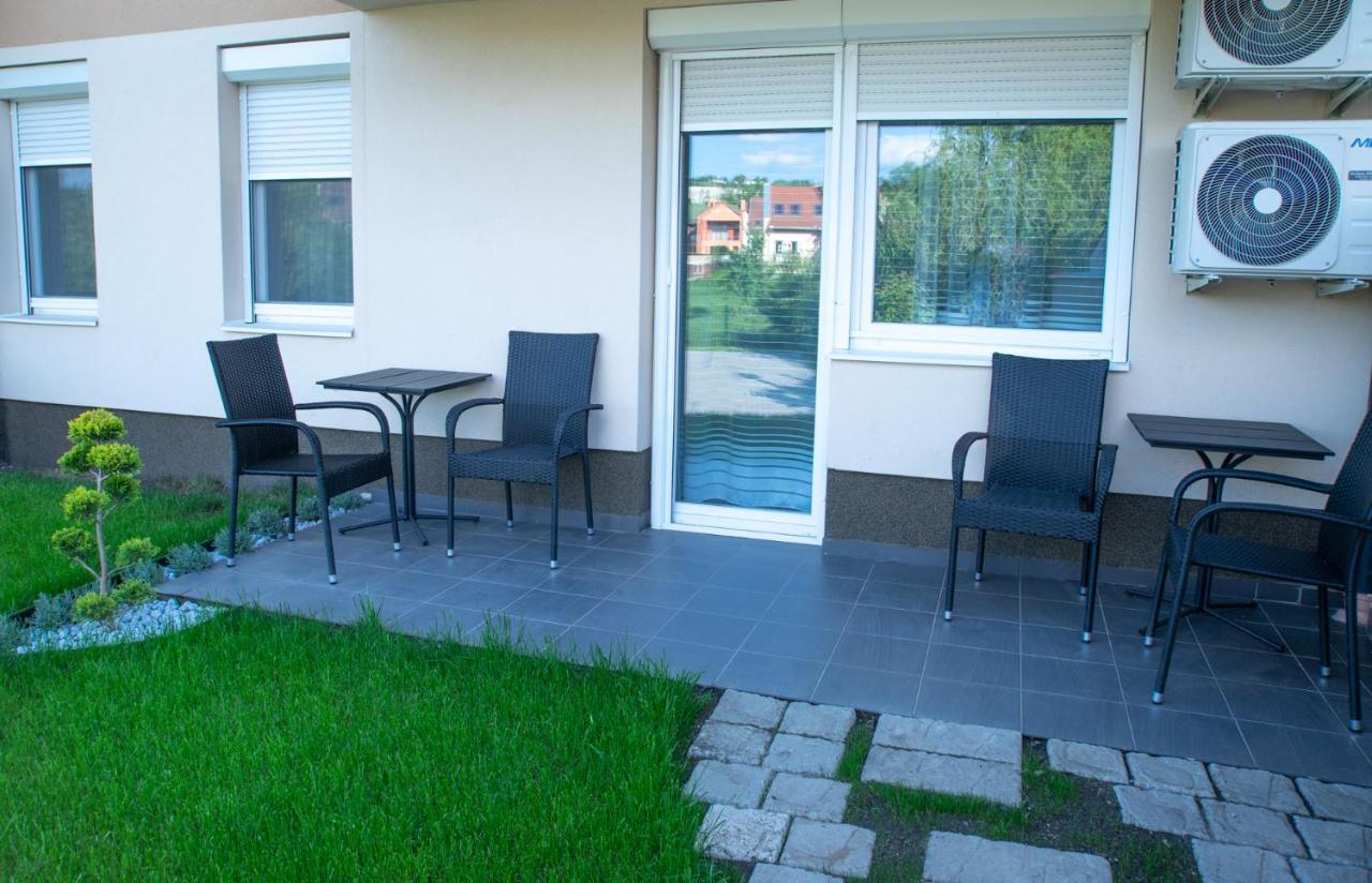 Pisztacia Apartman Apartment Eger Exterior photo